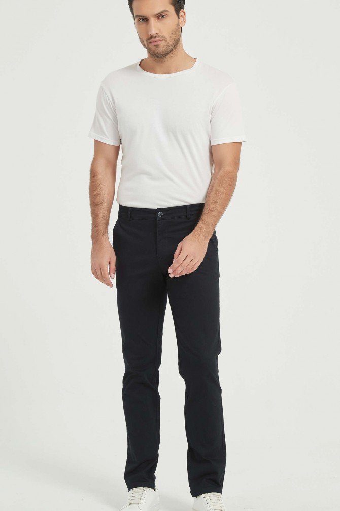 Pantalon chino coupe ajustée