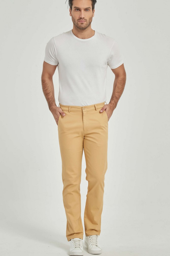 Pantalon chino coupe ajustée