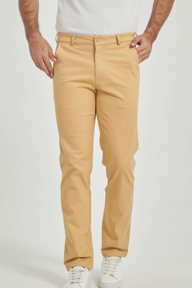 Pantalon chino coupe ajustée