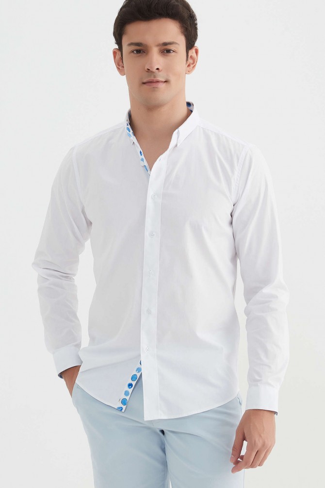 Chemise "PREMIUM" stretch uni coupe ajustée a col motif