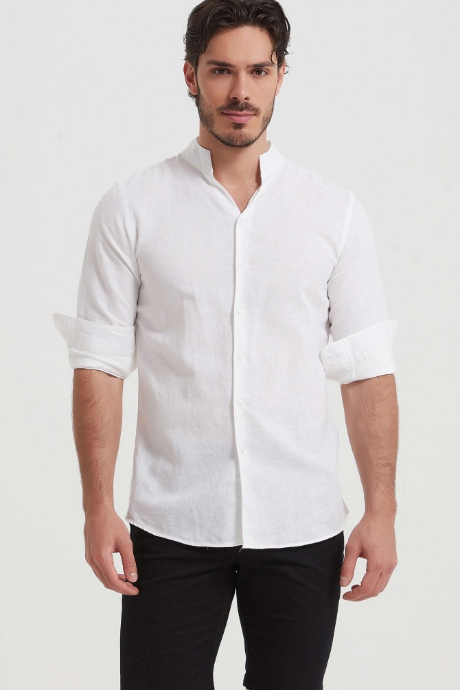 Chemise col châle en lin coupe ajustée