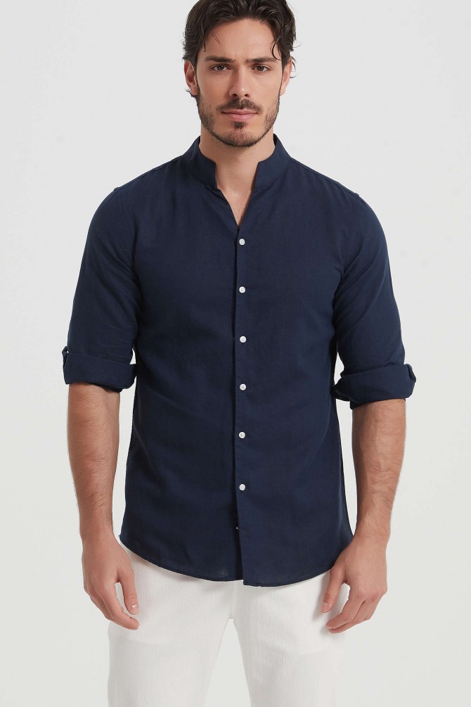 Chemise col châle en lin coupe ajustée