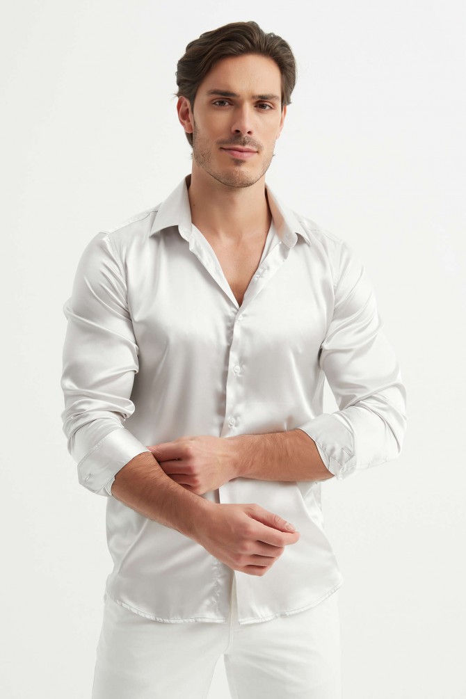 Chemise satinée coupe ajustée