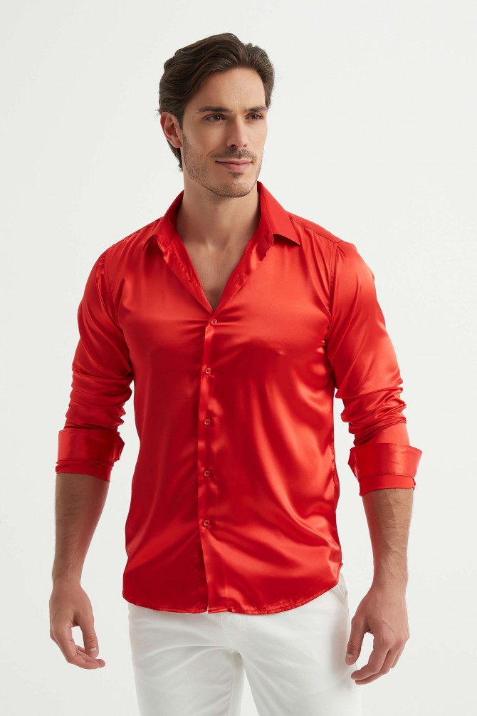 Chemise satinée coupe ajustée