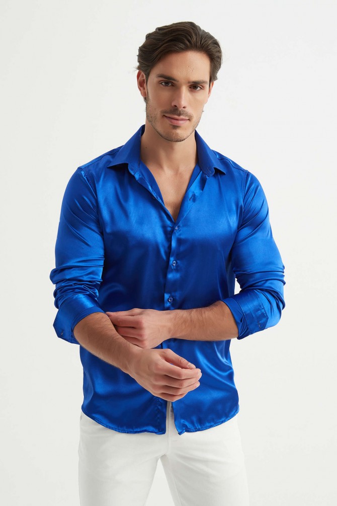 Chemise satinée coupe ajustée