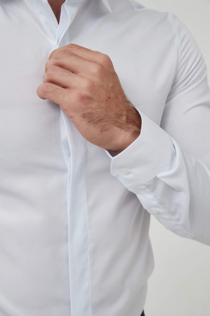 Chemise blanche col italien en coupe confort