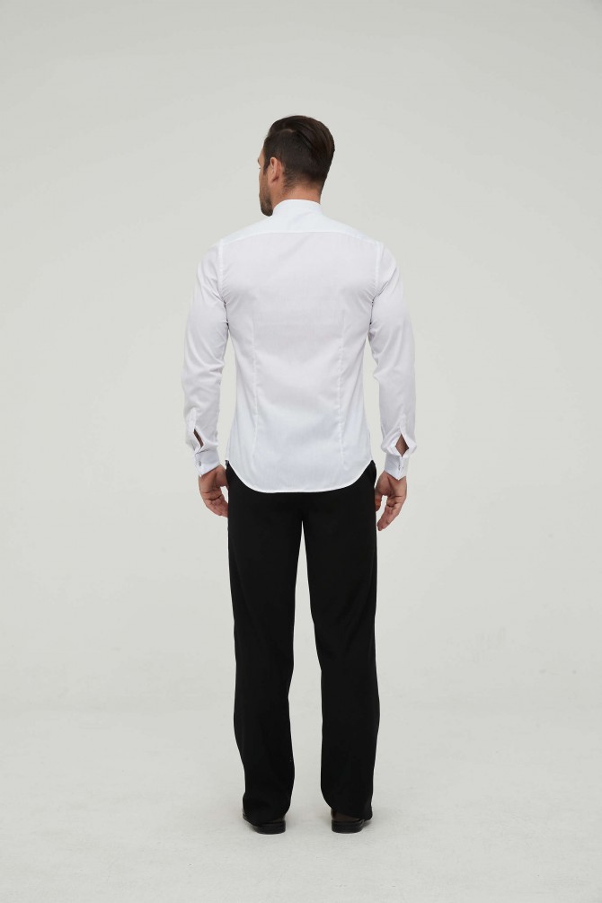 Chemise blanche plastron plissé à col cassé en slim fit avec bouton noir